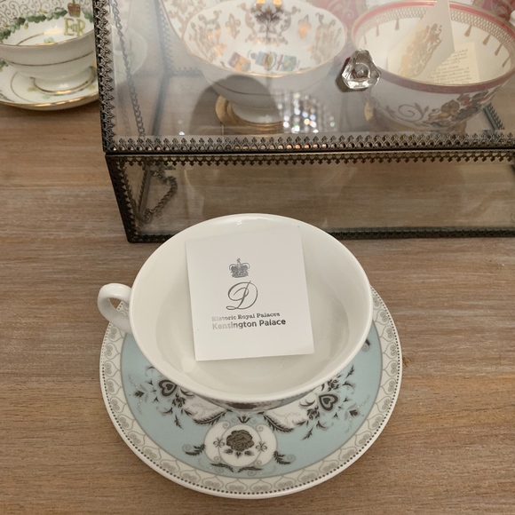 Kensington Palace Created In Memory Of Lady D. - Picture 2 of 7